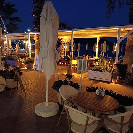 Uzhan Beach Hotel Bitez Bagian luar foto