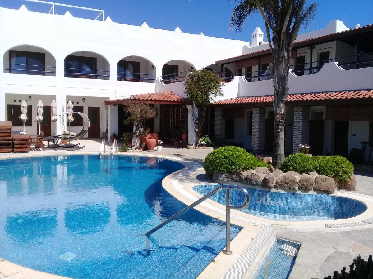 Uzhan Beach Hotel Bitez Bagian luar foto