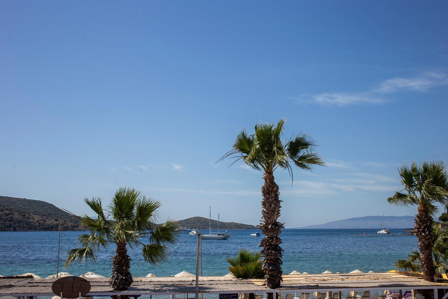 Uzhan Beach Hotel Bitez Bagian luar foto