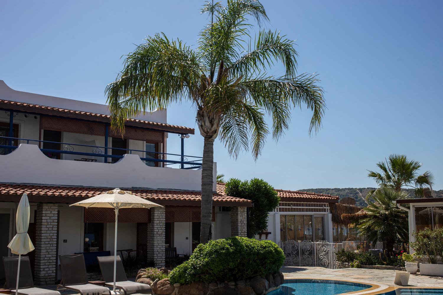 Uzhan Beach Hotel Bitez Bagian luar foto