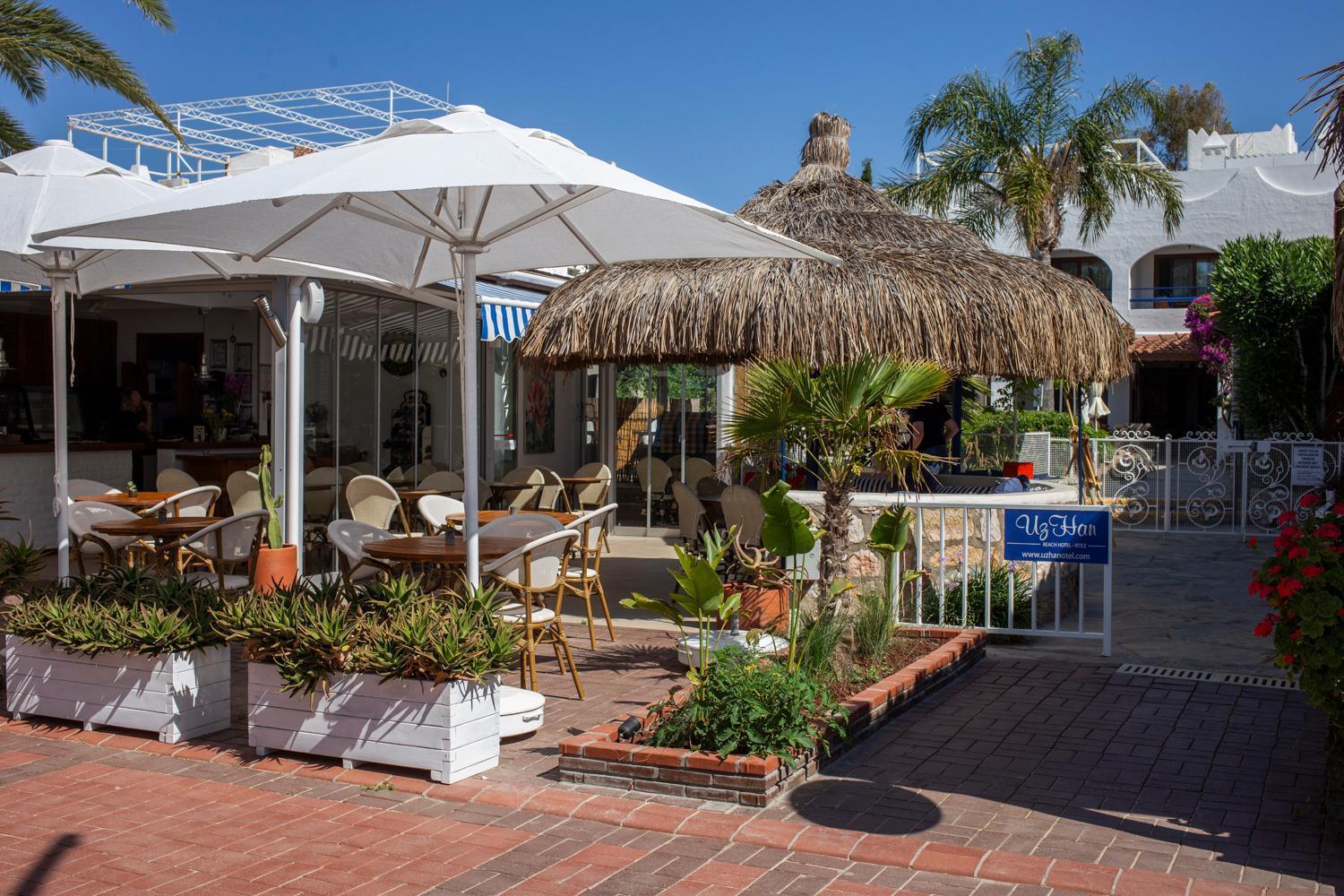 Uzhan Beach Hotel Bitez Bagian luar foto