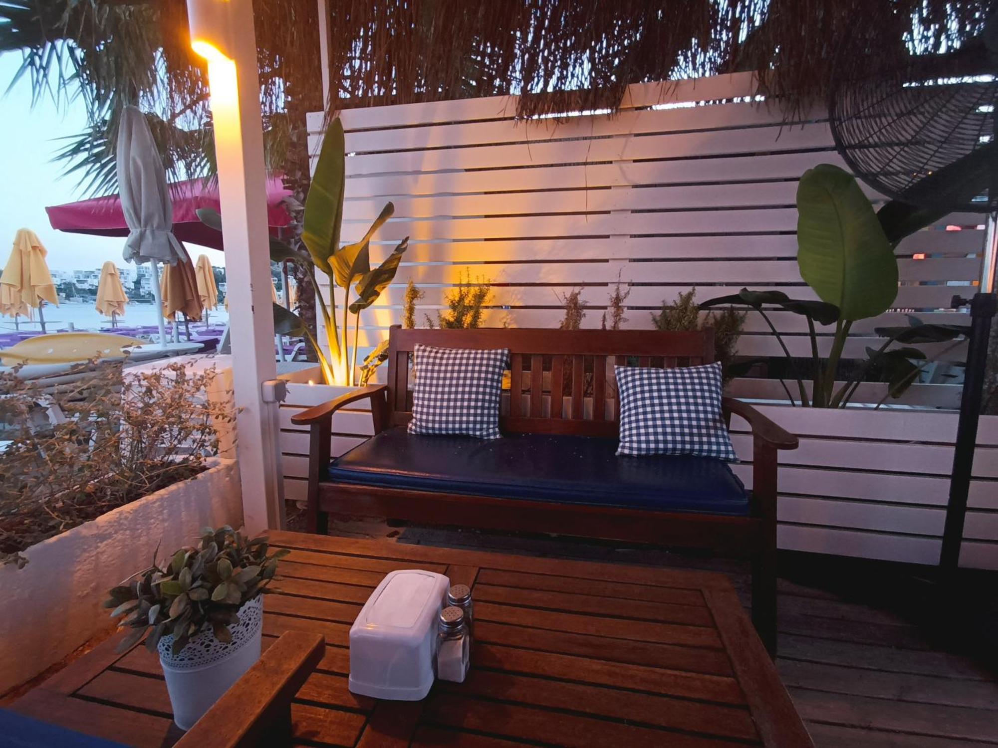 Uzhan Beach Hotel Bitez Bagian luar foto